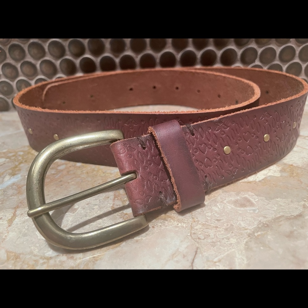 New Unworn Nice Detail Leather Belt